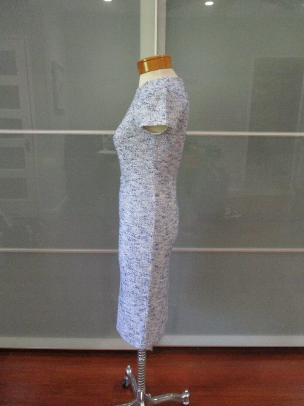 St. John Collection Knit Cap Sleeve Wiggle Midi Dress - Picture 3 of 8